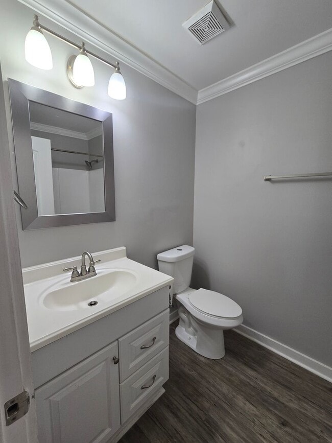 Building Photo - NEW LISTING!!!!!