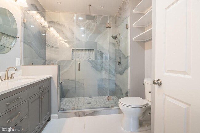 Building Photo - 112 Gretna Green Ct