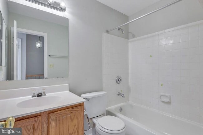 Building Photo - 1804 Manorfield Ct