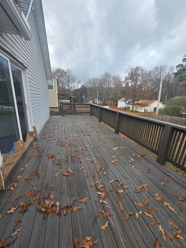 Building Photo - Home in Benton