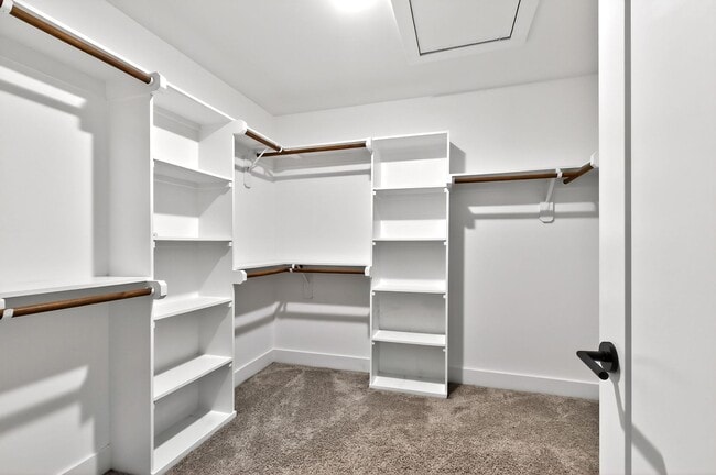 Building Photo - Modern 3BR Townhome in Millbank Village!