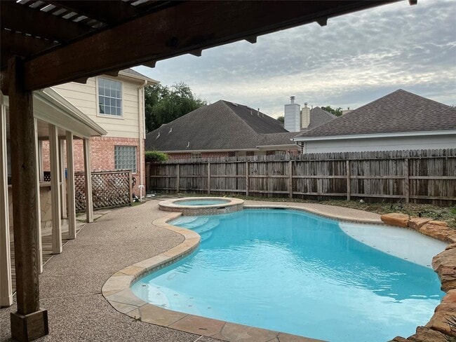Building Photo - 6507 Stone Briar Dr