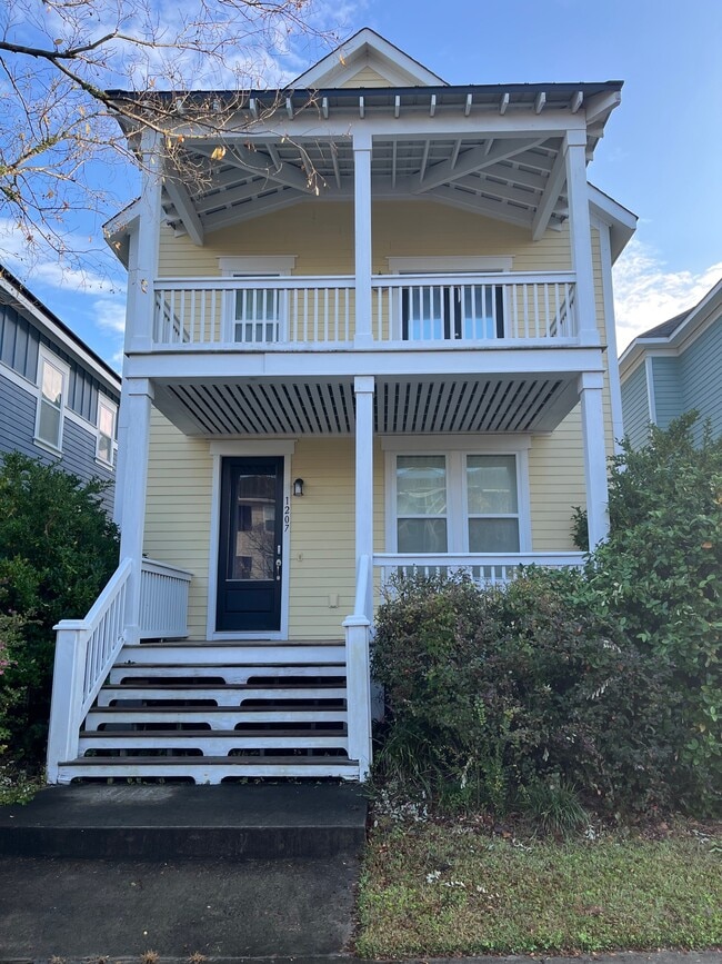 Building Photo - 1207 Appling Dr