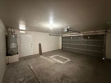 Building Photo - Beautiful 3 bedroom 2 bath home home in The Seasons!