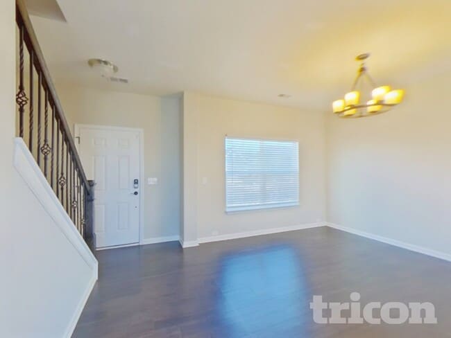 Building Photo - 715 Pollyanna Dr