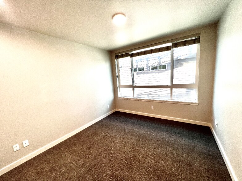 Building Photo - 2330 Yakima Ct