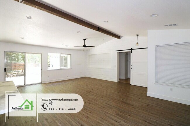 Building Photo - 2151 Hemingway St