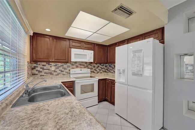 Primary Photo - 3 br, 2 bath House - 561 NW 45th Ter # 0