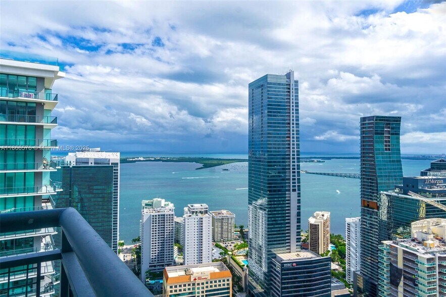 Building Photo - 60 SW 13th St