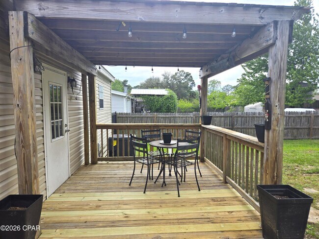 Building Photo - 2115 Bent Oak Ct
