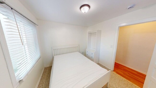 Building Photo - Remodeled | Private Side Yard