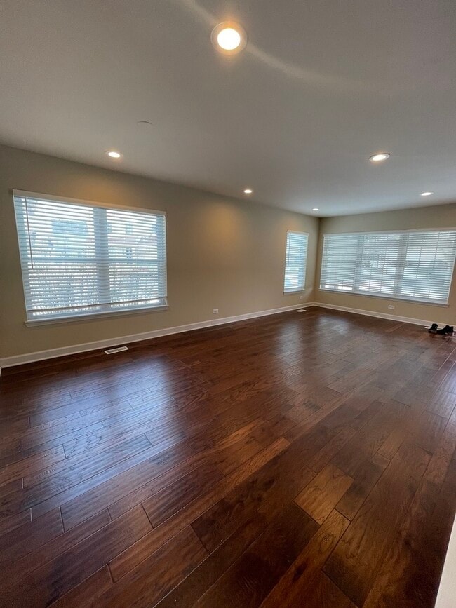 Building Photo - 6 Redbud Ct