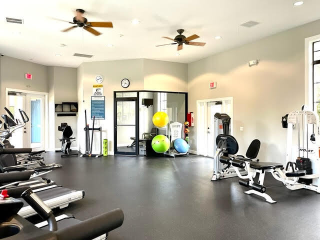 Building Photo - Stunning Remodeled 2 Bedroom Condo in Williams Walk