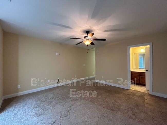 Building Photo - 7073 Spring Walk Dr