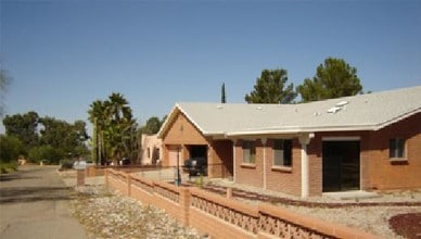 Building Photo - 533 E Montgomery Ave