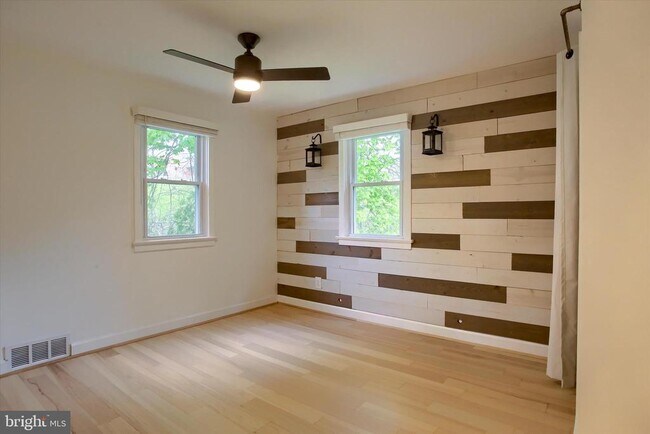 Building Photo - 2400 Linglestown Rd