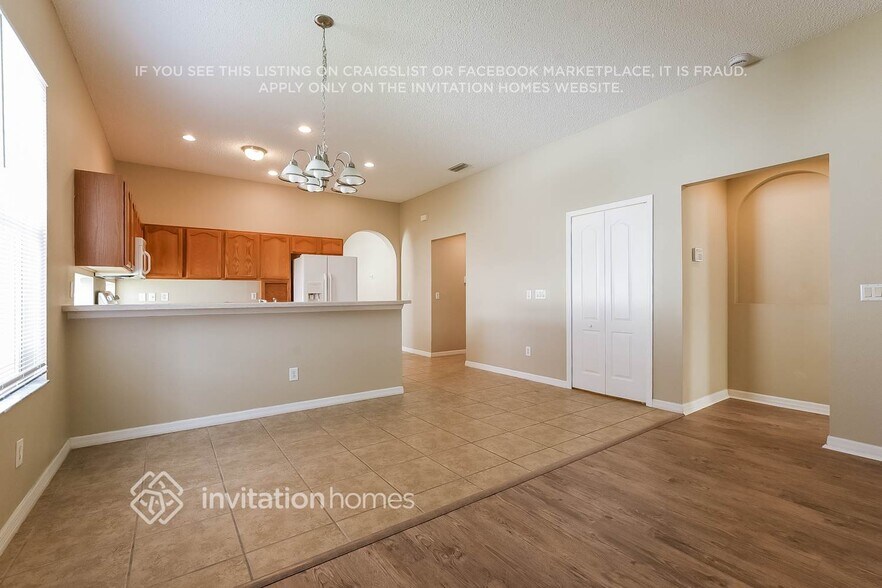 Building Photo - 400 Oak Springs Ct