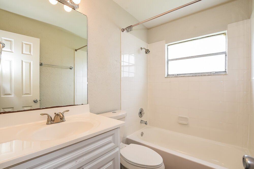 Building Photo - 1247 Holly Springs Cir
