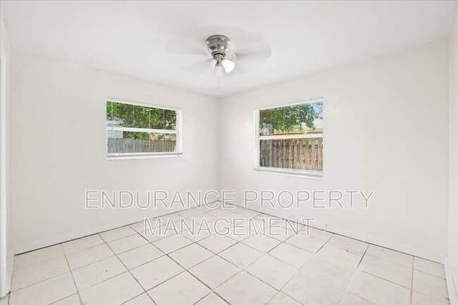 Building Photo - 143 W 28th St