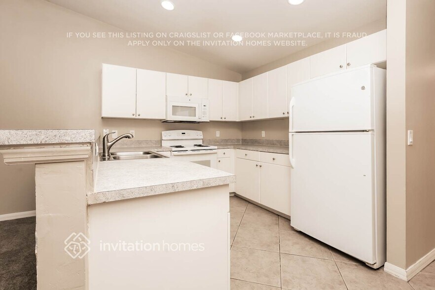 Building Photo - 2422 Joe Ave S