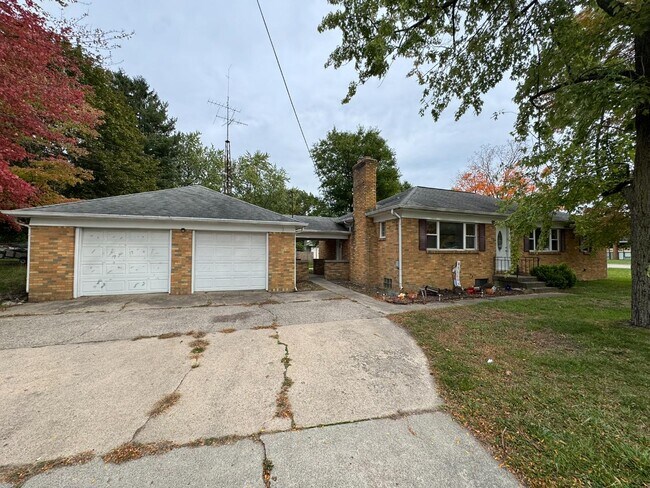 Building Photo - 2812 Fuller Ave NE