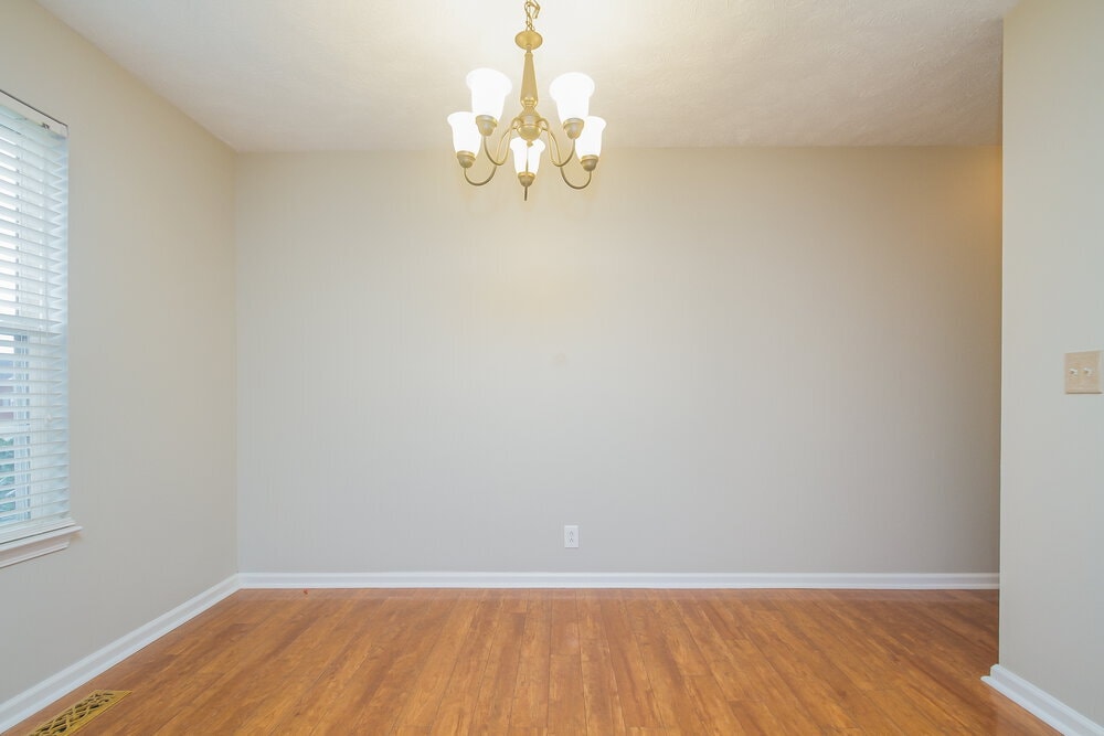 Building Photo - 1112 Skipton Dr