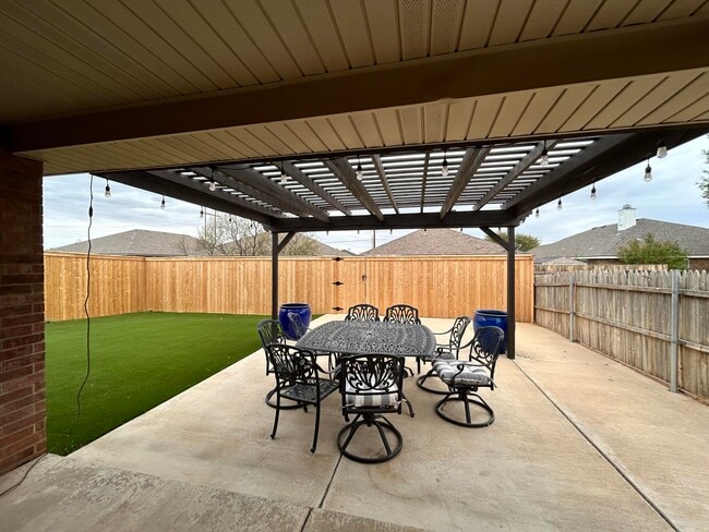 Building Photo - 9305 Quitman Ave