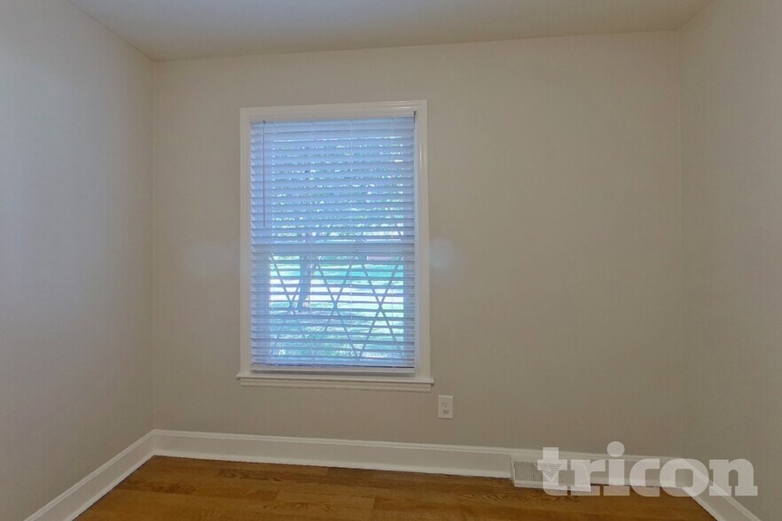 Building Photo - 7133 Starvalley Dr