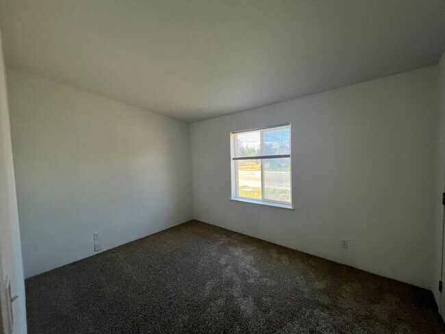 Building Photo - 1404 River Run Ln
