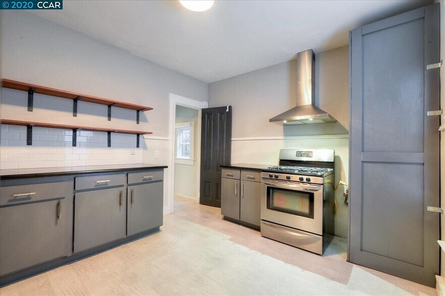 Kitchen - 694 25th St