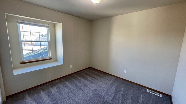 Building Photo - 725-727-727 Crystal Springs St NW
