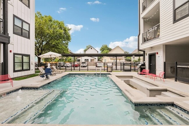 Building Photo - 3101 Govalle Ave