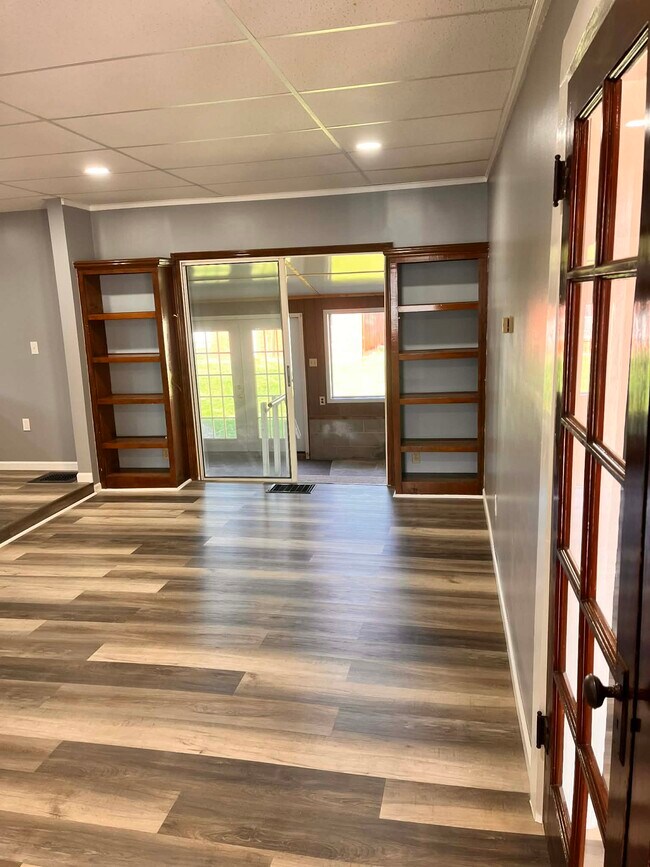 Building Photo - Newcomerstown Quad