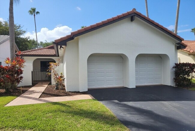 Building Photo - 2177 Montpeliar