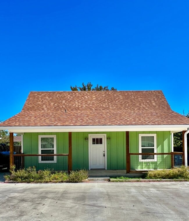 Building Photo - Riverside Bungalows 1/1