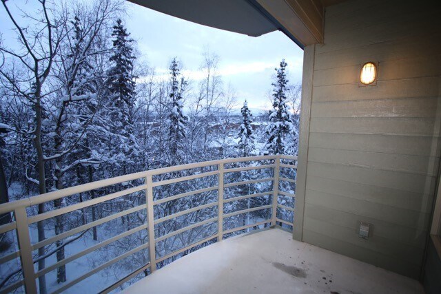 Building Photo - 2 Bedroom Condo close to Downtown!