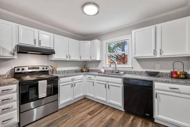 Building Photo - Newly Remodeled 3BD, 2BA Raleigh Home Near Downtown Raleigh and Interstates
