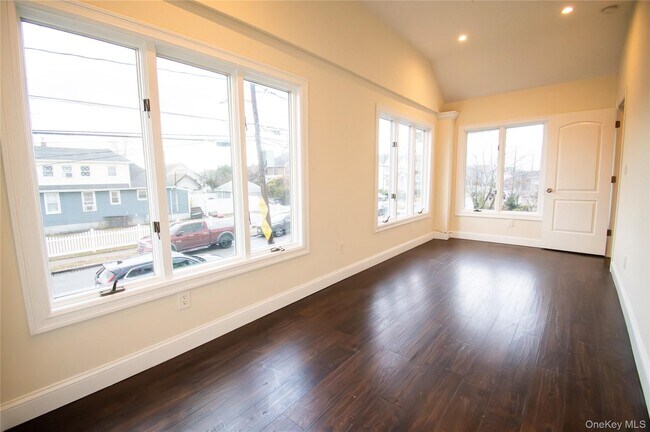 Building Photo - 3159 Milburn Ave