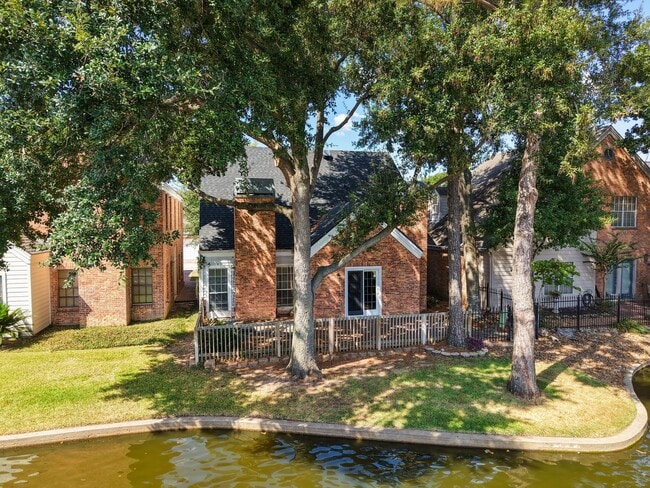 Building Photo - 7665 Ameswood Rd