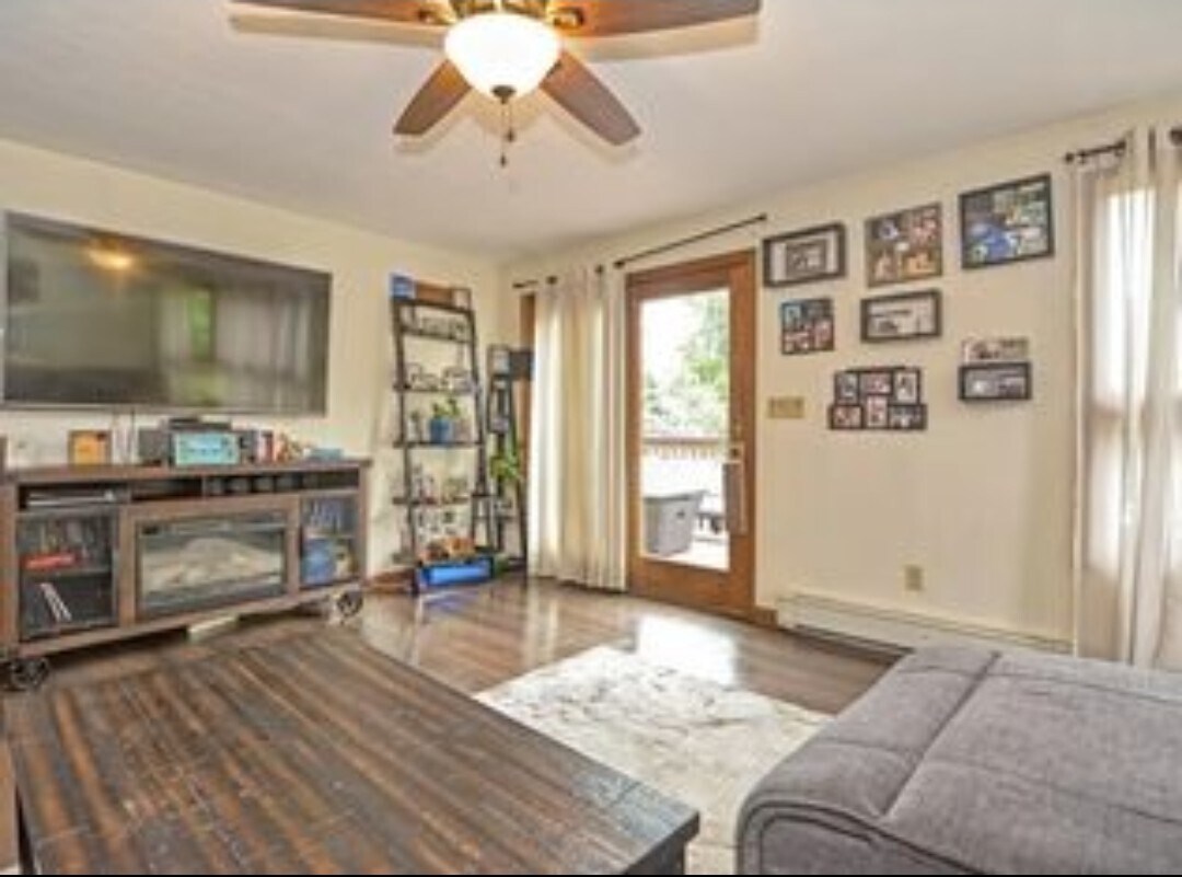 Building Photo - 393 Kelley Blvd