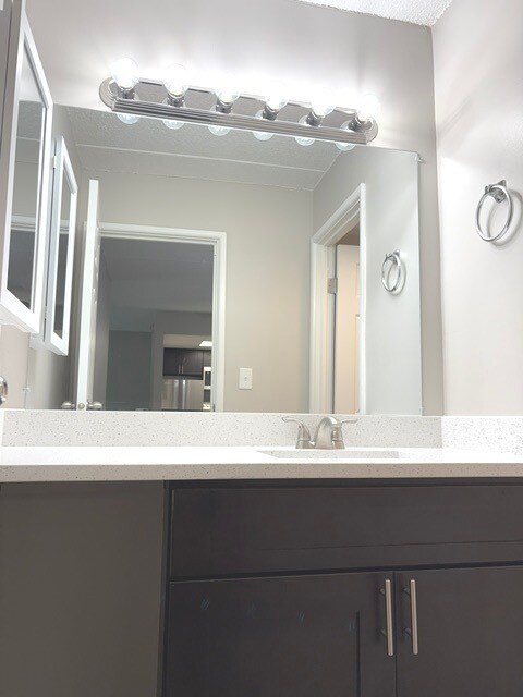 Building Photo - 230 Springhill Dr