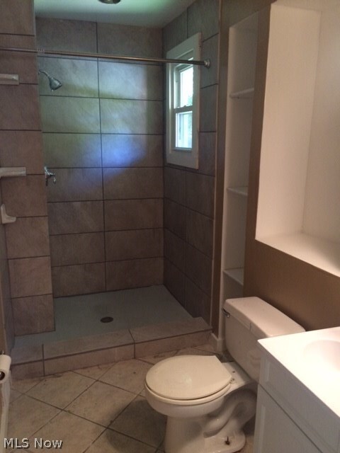 Shower - 621 W Exchange St