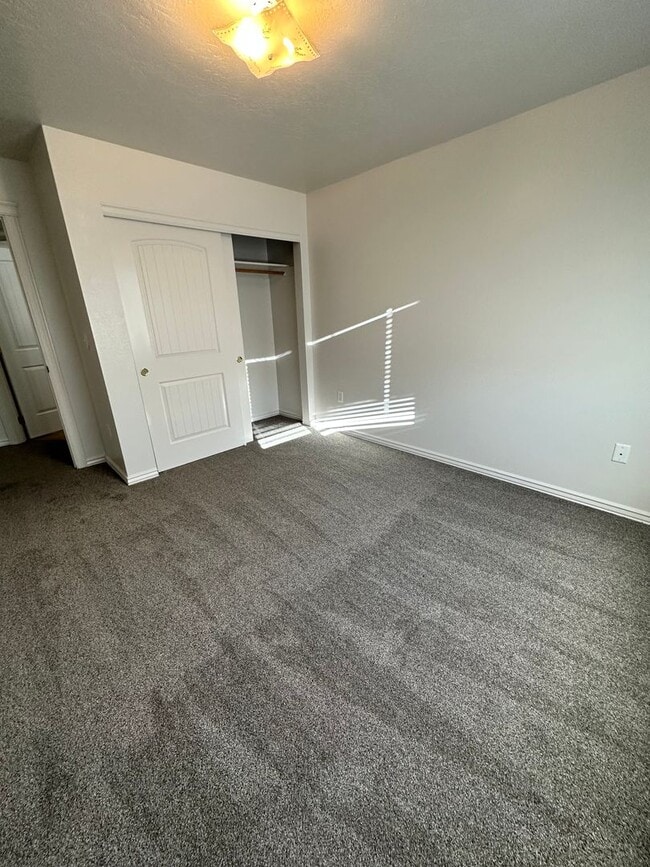 Building Photo - 3915 Washington Ave