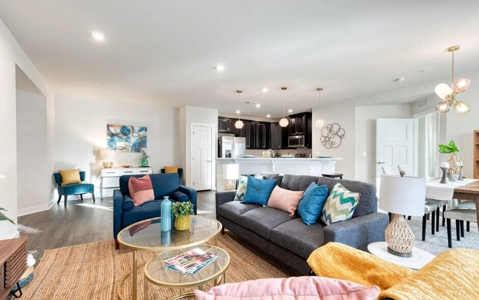 Building Photo - 10020 Ruffian Way