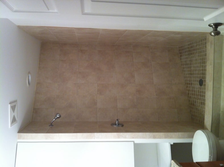 Building Photo - 1629 L St NE