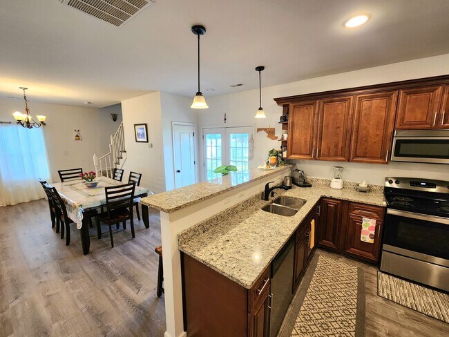 Building Photo - 4 Bedroom Single Family Home near Naval Station Norfolk