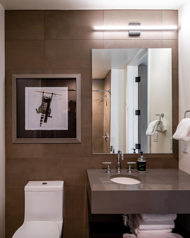 Building Photo - 4 Boathouse Way