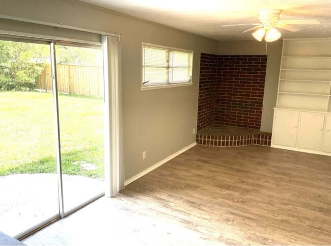 Building Photo - 4634 Waverly Ln