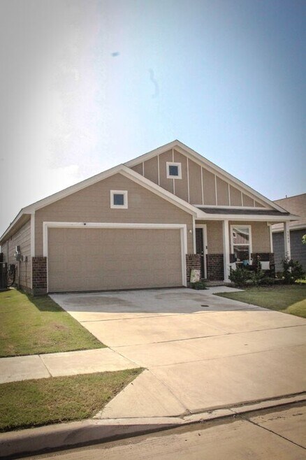 Building Photo - 5840 Cherry Holw Wy