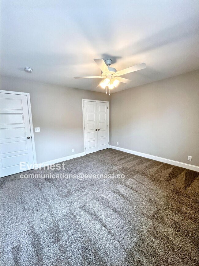 Building Photo - 805 Marksman Ct